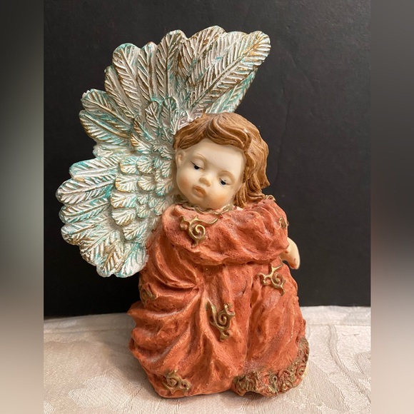 SEATED RESIN ANGEL DRESSED IN BURNT ORANGE GOWN GOLD HIGHLIGHTS ON DRESS & WINGS - Picture 2 of 11